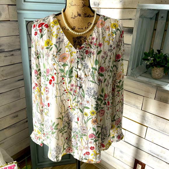 LOFT Tops - Loft blouse 👚